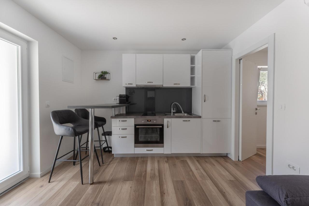 Bernie Apartments With A Pool ザダル エクステリア 写真