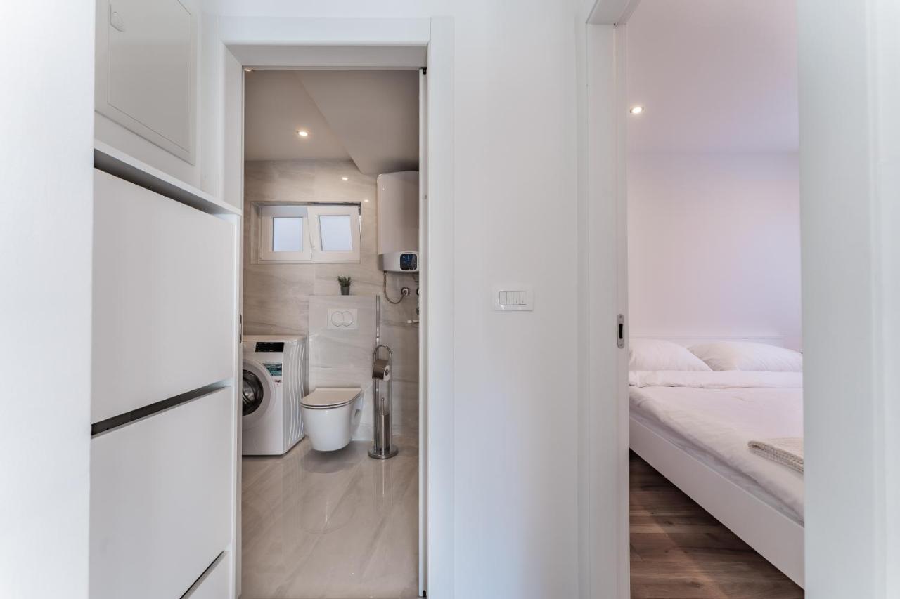 Bernie Apartments With A Pool ザダル エクステリア 写真