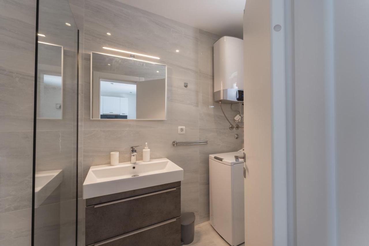 Bernie Apartments With A Pool ザダル エクステリア 写真