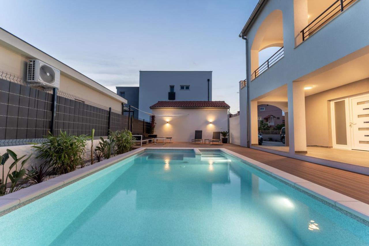 Bernie Apartments With A Pool ザダル エクステリア 写真