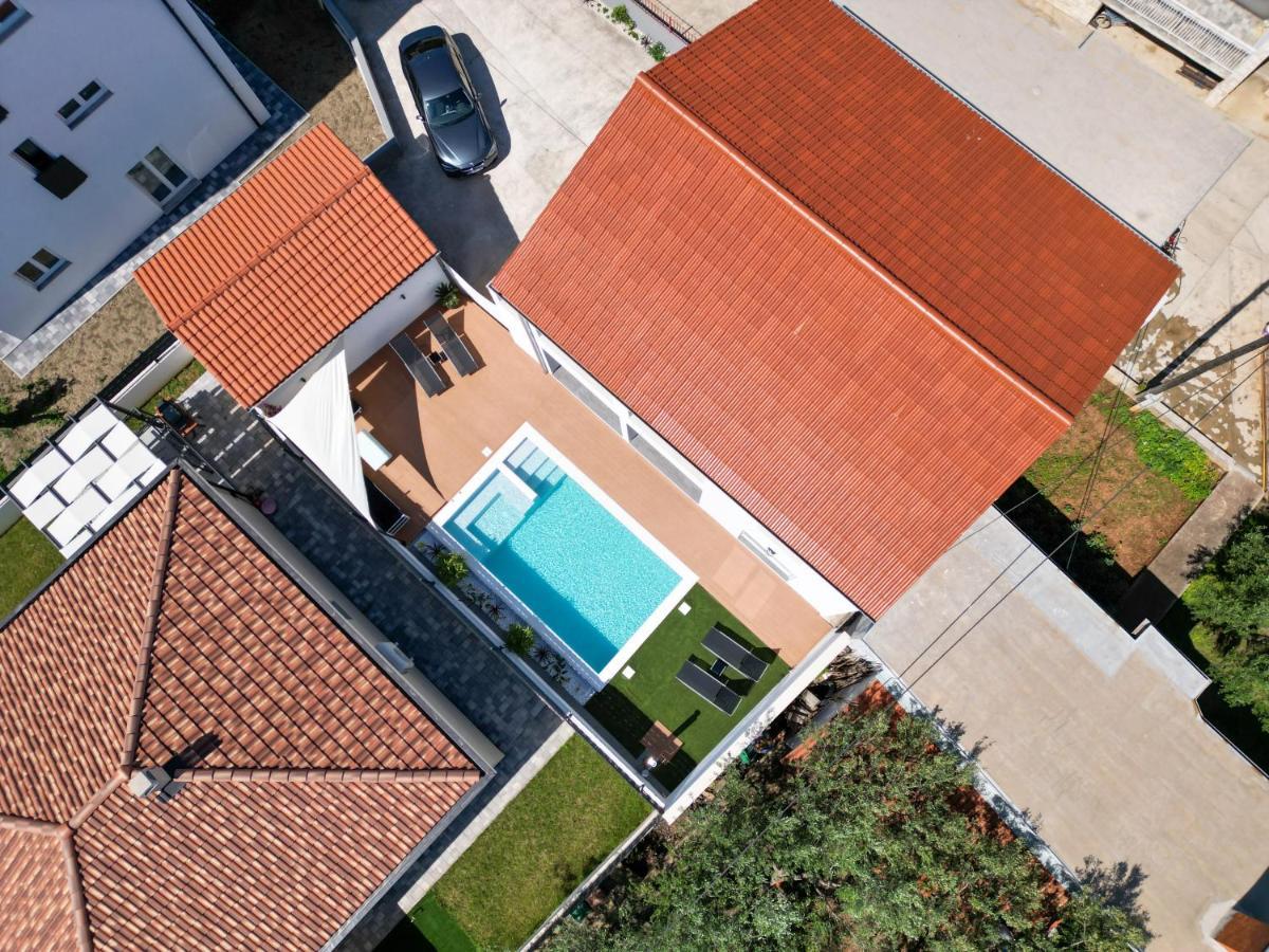 Bernie Apartments With A Pool ザダル エクステリア 写真