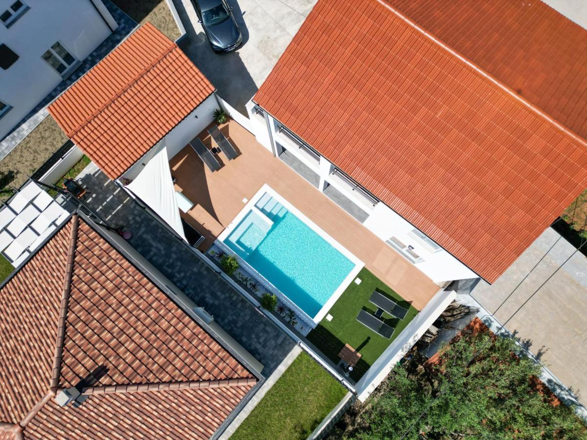 Bernie Apartments With A Pool ザダル エクステリア 写真